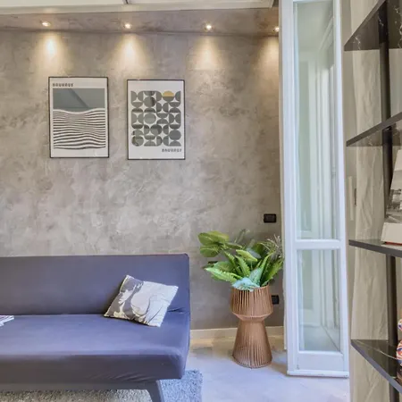 Cerva - Cozy 1 Bedroom With Balcony In San Babila By Rentopolis *